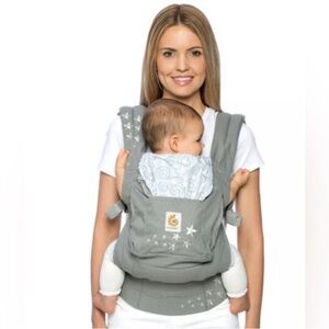Ergobaby Carrier with Infant Insert in Galaxy Gray